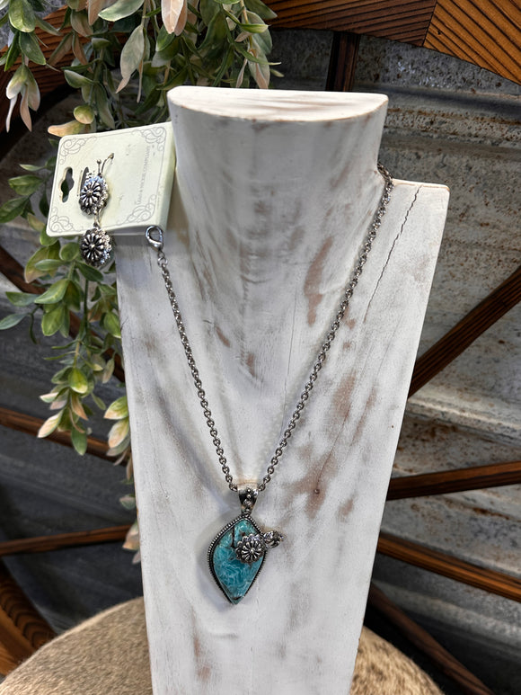 Chunk Turquoise Flower Necklace Set