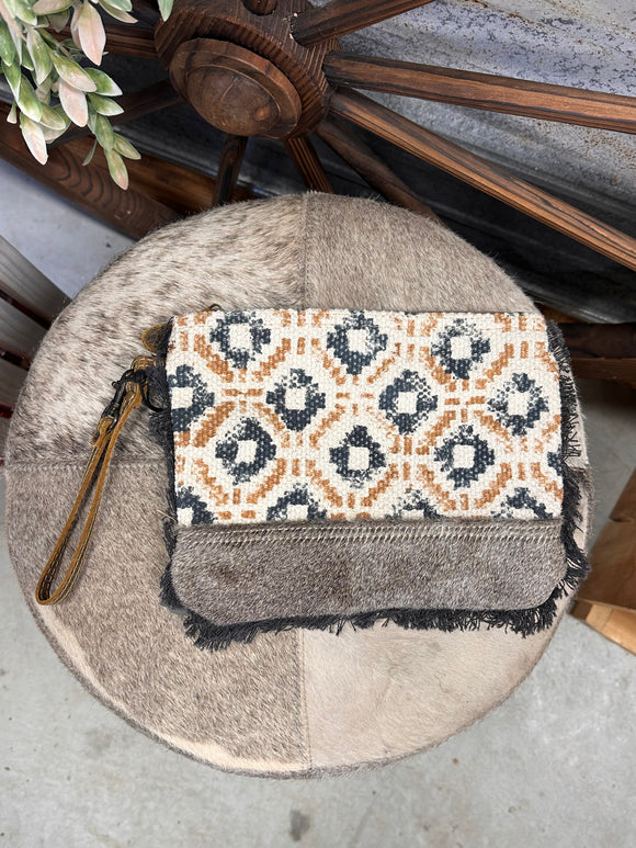 Myra Exude Charm Pouch